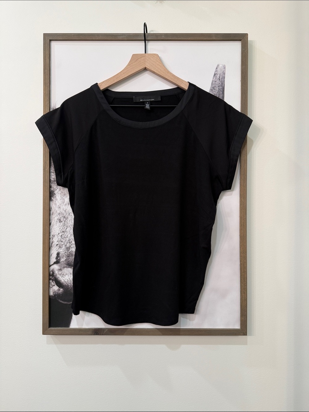 🖤 White House Black Market Black T-Shirt